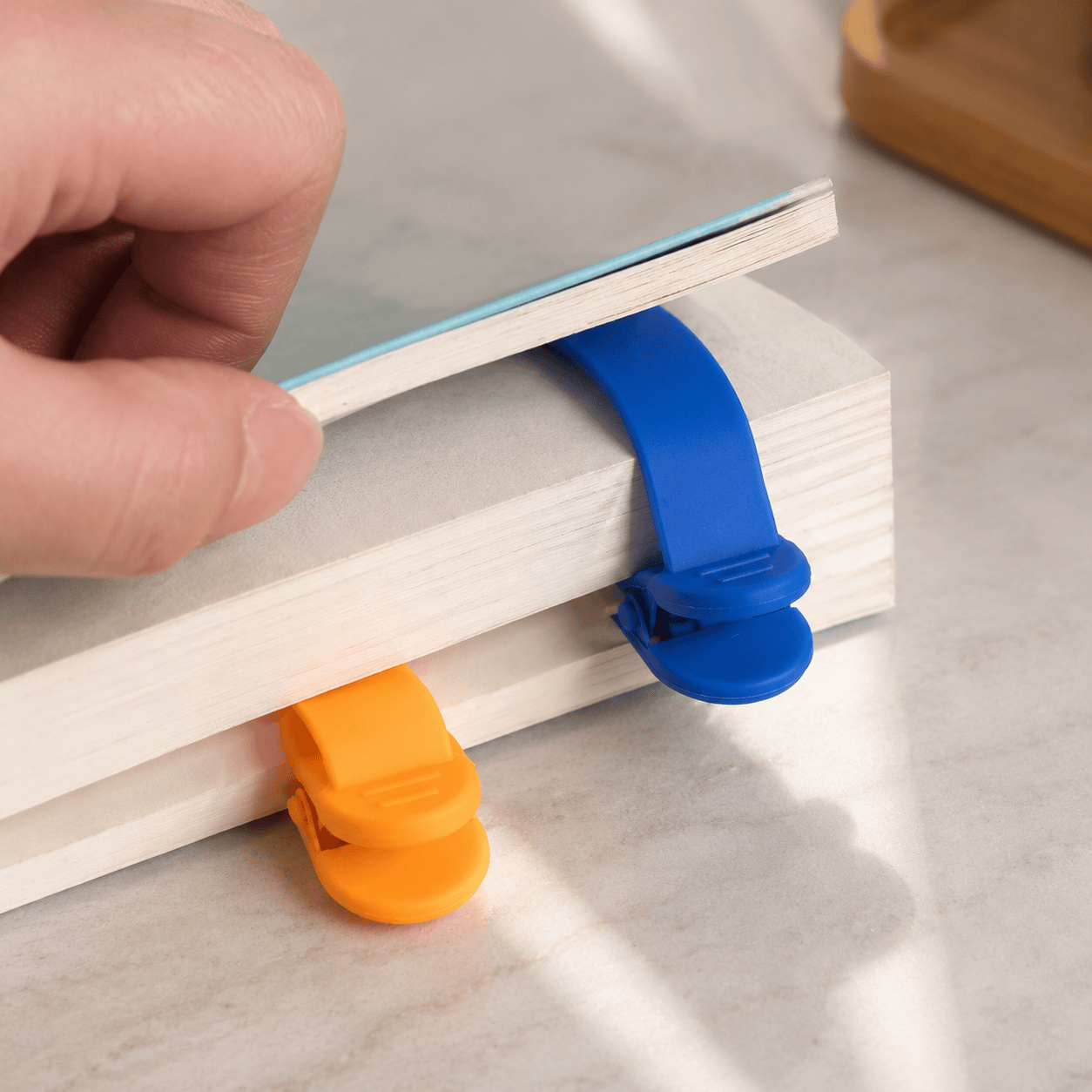 Auto-Follow Bookmark(3pc)🔖Never Lose Your Place Again.